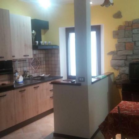Miniappartamento Gony Plesio Buitenkant foto